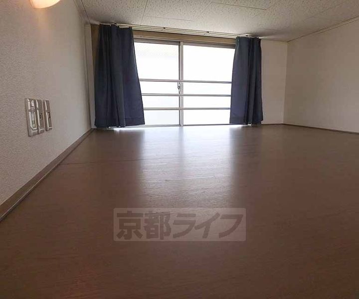 京都府京都市南区久世殿城町の賃貸アパートの居間