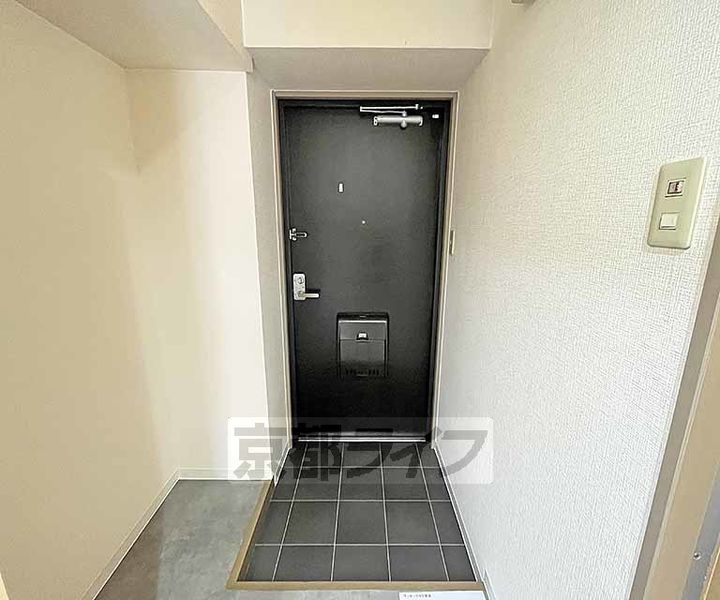 ベレヴュー東山601の玄関