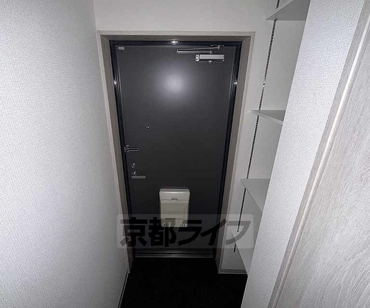K’s新橋305の玄関