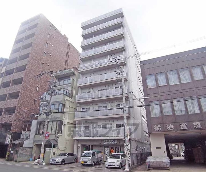 京都府京都市中京区西ノ京小堀町の賃貸マンションの外観
