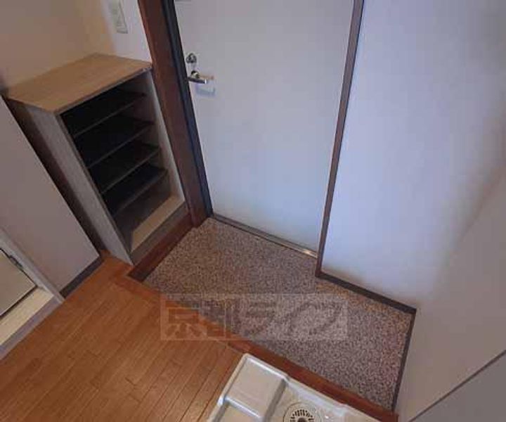 京都府京都市中京区西ノ京小堀町の賃貸マンションの玄関