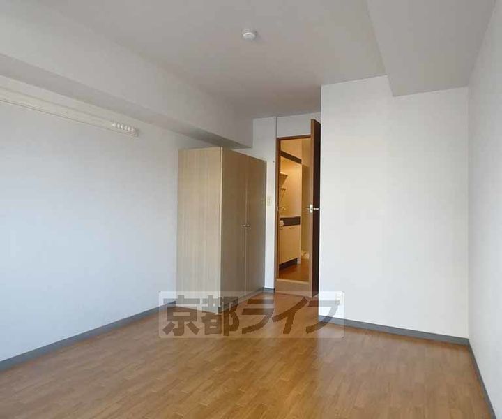 シャントール二条302の居間