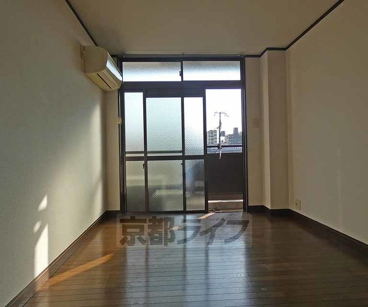 パッセージS101の居間