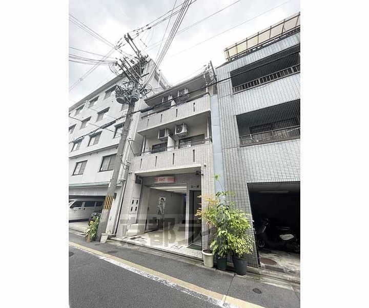 京都府京都市下京区粉川町の賃貸マンションの外観
