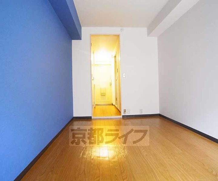 京都府京都市下京区粉川町の賃貸マンションの居間