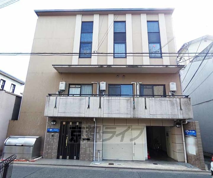 京都府京都市下京区富小路通五条下る本塩竈町の賃貸マンションの外観