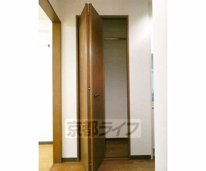 京都府京都市下京区富小路通五条下る本塩竈町の賃貸マンションの内装