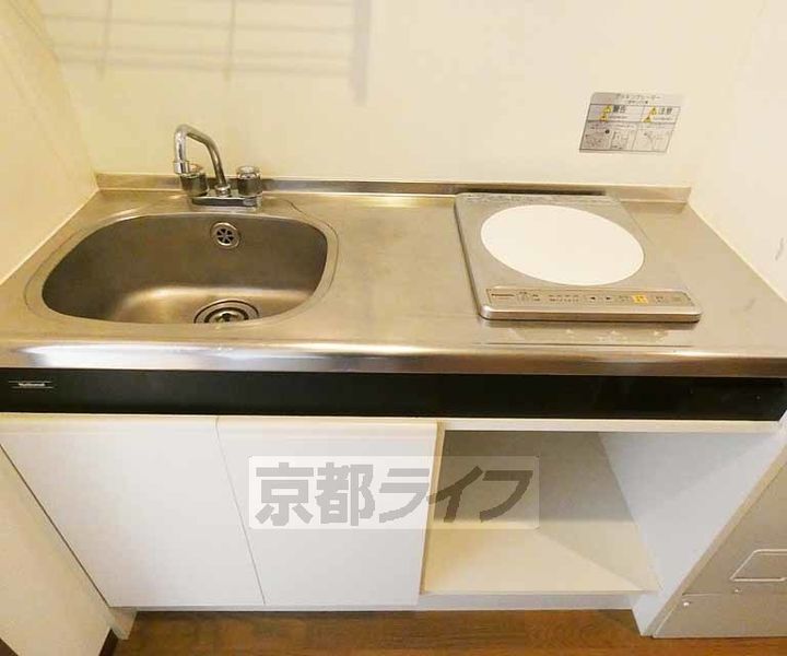 京都府京都市下京区真苧屋町の賃貸マンションのキッチン