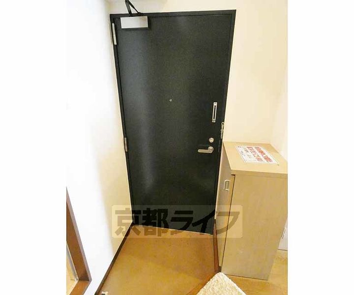 京都府京都市下京区真苧屋町の賃貸マンションの玄関