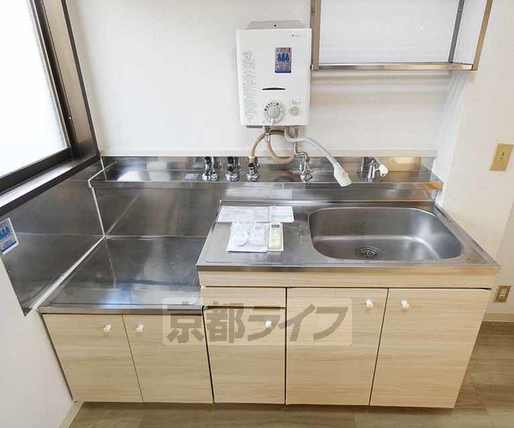 京都府京都市北区大宮南箱ノ井町の賃貸アパートのキッチン