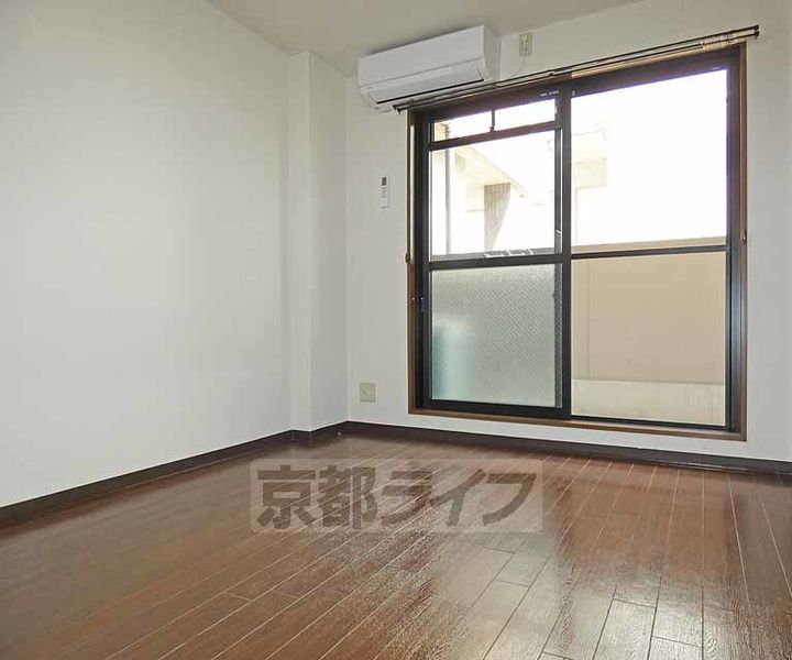 白梅ヒルズ206の居間