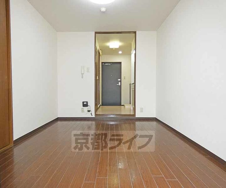 白梅ヒルズ206の居間