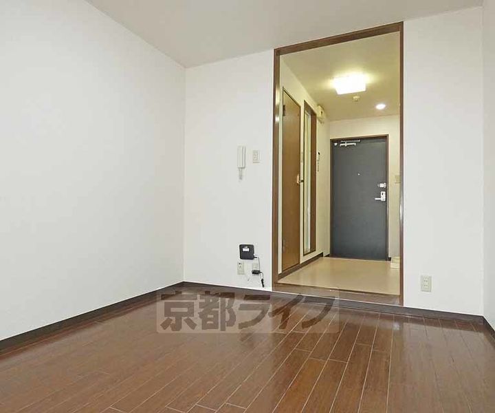 白梅ヒルズ206の居間