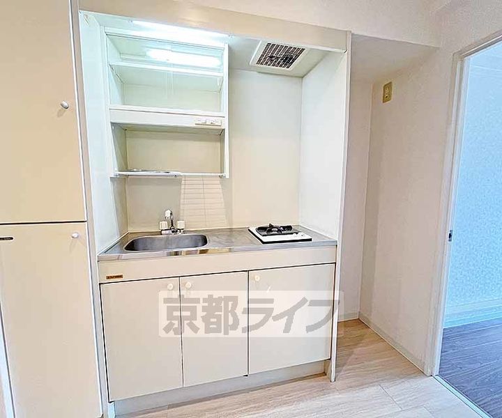 京都府京都市下京区丸屋町の賃貸マンションのキッチン
