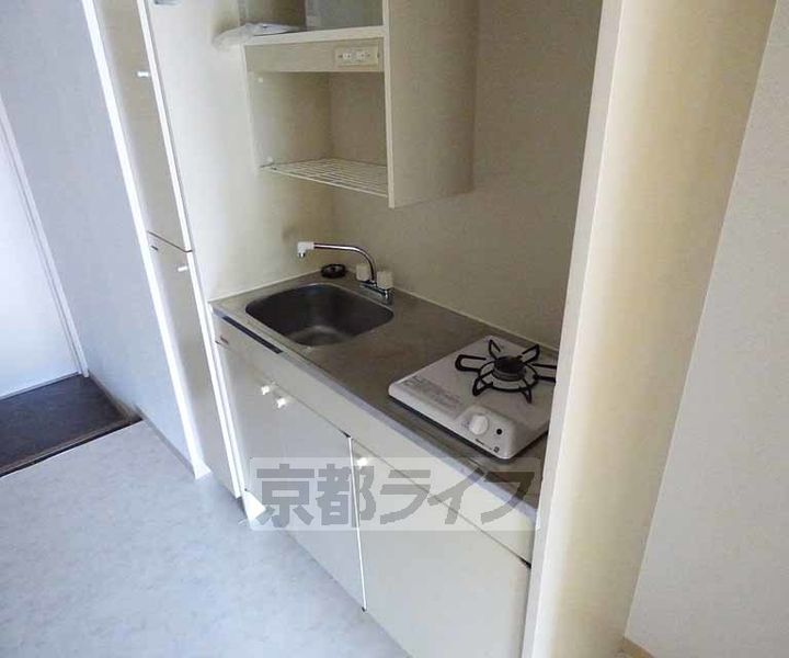 京都府京都市下京区御幸町通綾小路下る丸屋町の賃貸マンションのキッチン