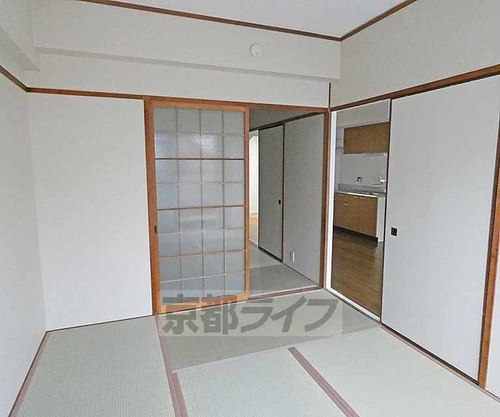 シャトー高野305の居間