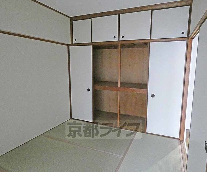 シャトー高野305の居間