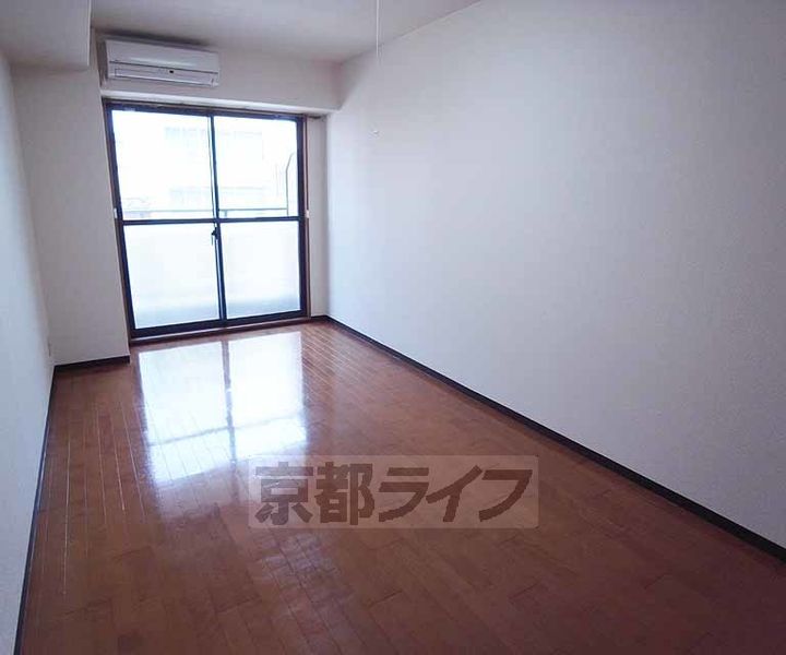 エスポワール聚楽603の居間