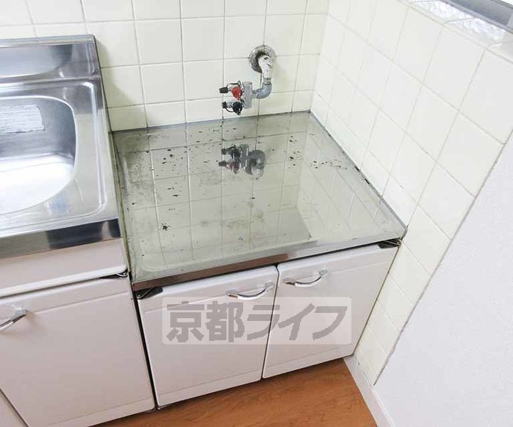 近建イレブン802のキッチン