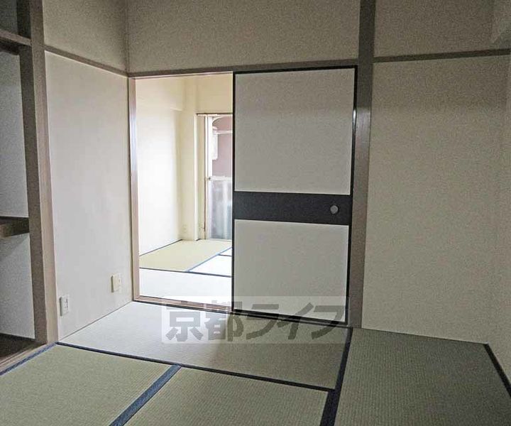 近建イレブン802の居間