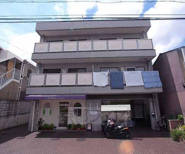 メゾンコヤマ201の外観