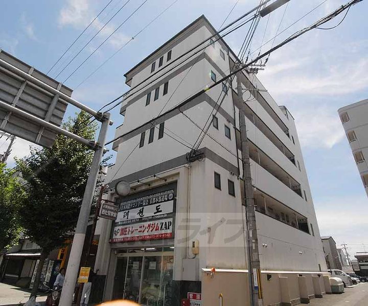 サンウエストくら406の外観