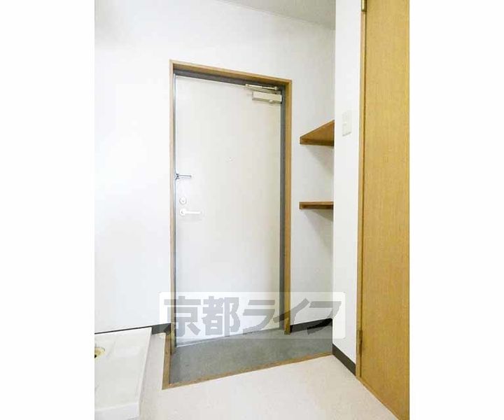 サンウエストくら406の玄関