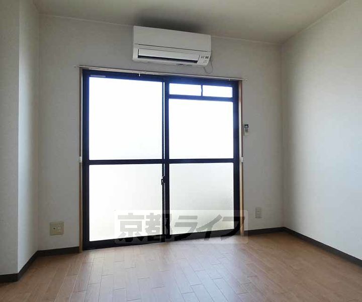 サンウエストくら406の居間