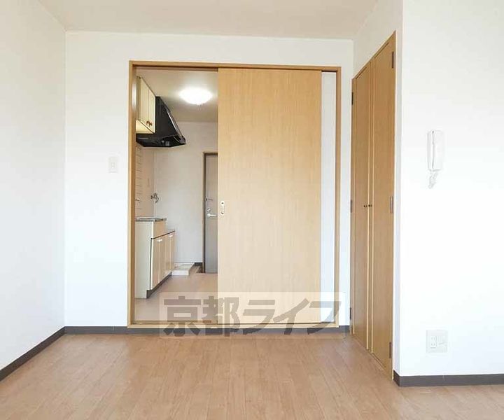 サンウエストくら406の居間