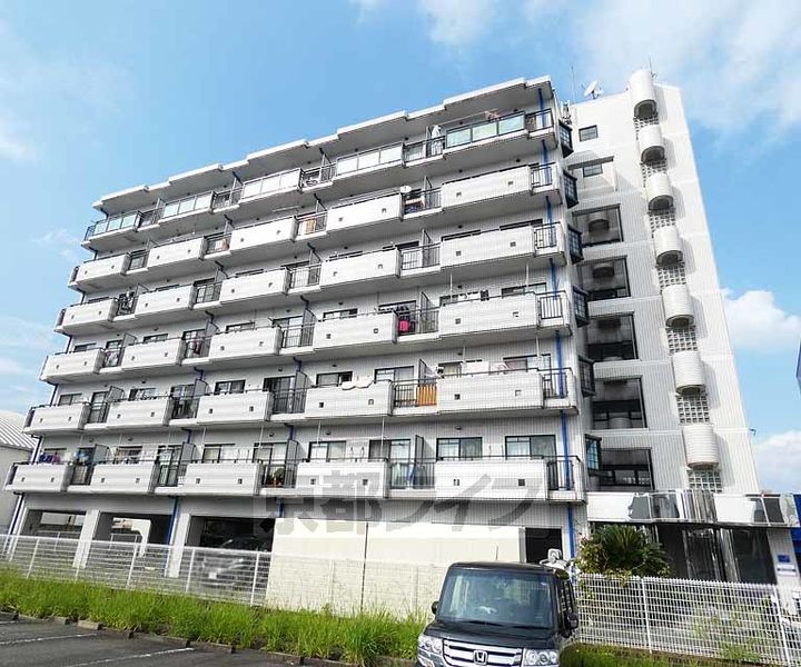 京都府京都市南区上鳥羽鴨田町の賃貸マンションの外観