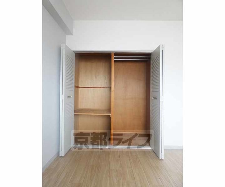 京都府京都市南区上鳥羽鴨田町の賃貸マンションの内装