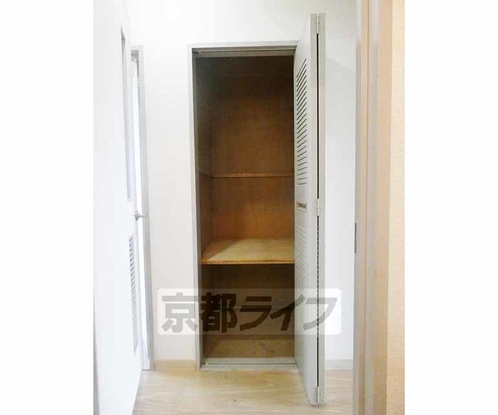 京都府京都市南区上鳥羽鴨田町の賃貸マンションの内装