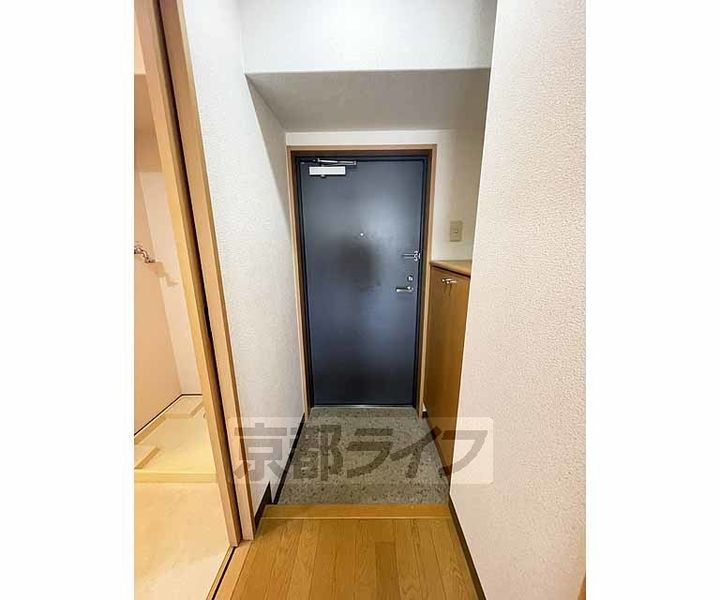京都府京都市下京区材木町(七条通間之町東入)の賃貸マンションの玄関