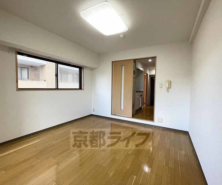 京都府京都市下京区材木町(七条通間之町東入)の賃貸マンションの居間