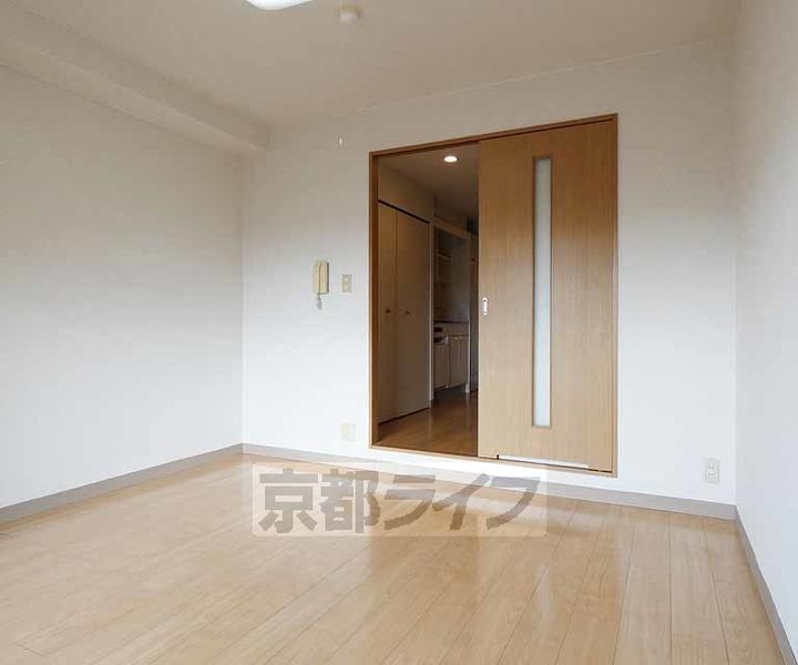 京都府京都市下京区材木町(七条通間之町東入)の賃貸マンションの居間