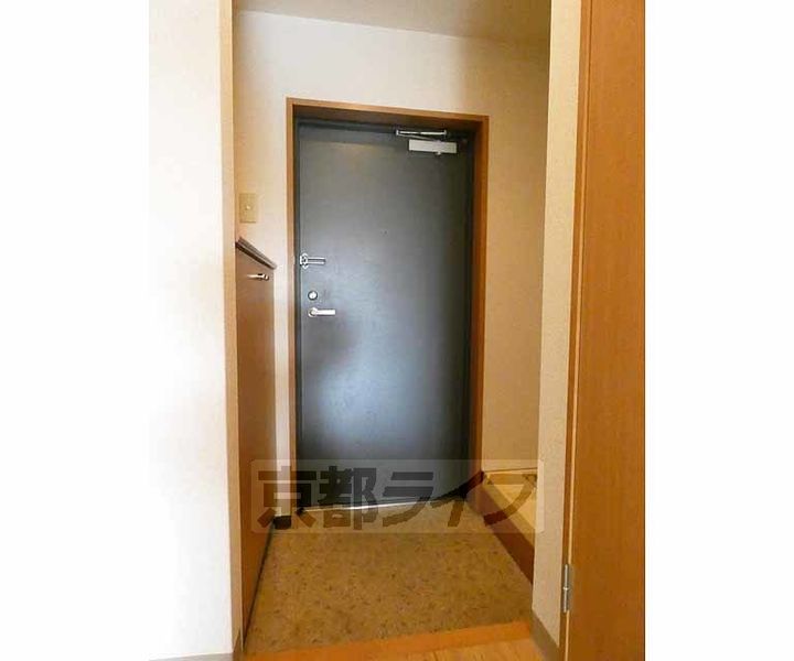 京都府京都市下京区材木町(七条通間之町東入)の賃貸マンションの玄関