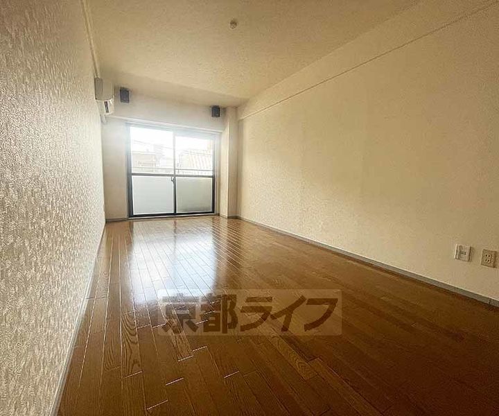 京都府京都市東山区祇園町南側の賃貸マンションの居間