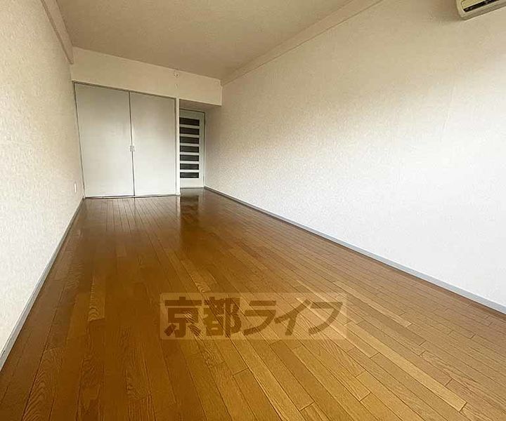 京都府京都市東山区祇園町南側の賃貸マンションの居間