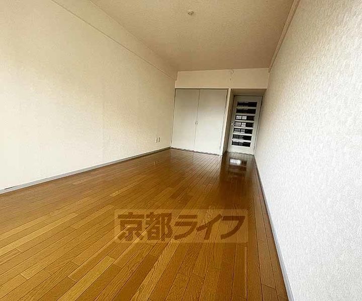 京都府京都市東山区祇園町南側の賃貸マンションの居間