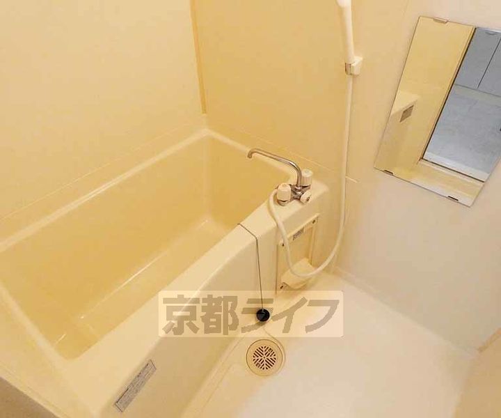 京都府京都市南区上鳥羽南島田町の賃貸マンションの風呂