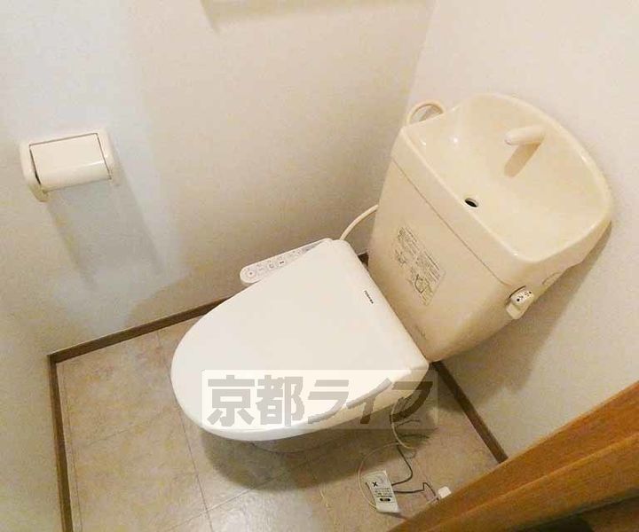 京都府京都市南区上鳥羽南島田町の賃貸マンションの内装