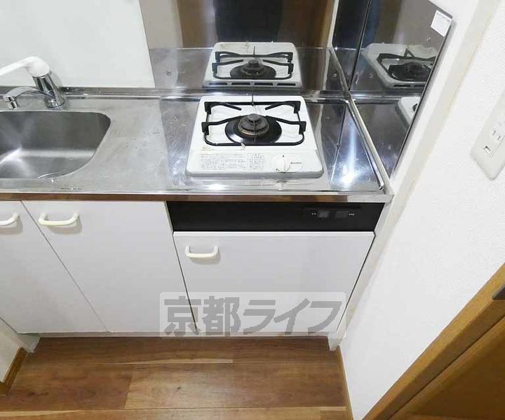 京都府京都市南区上鳥羽南島田町の賃貸マンションのキッチン