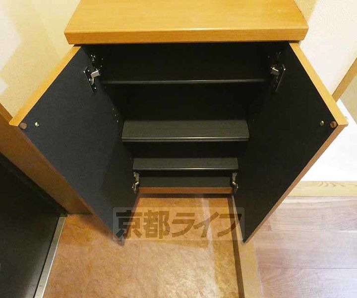 京都府京都市南区上鳥羽南島田町の賃貸マンションの内装