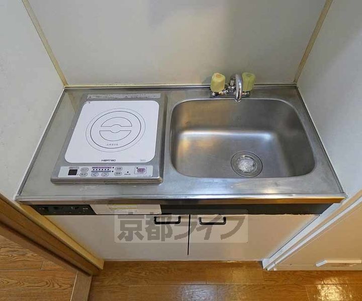 京都府京都市下京区梅小路西中町の賃貸マンションのキッチン