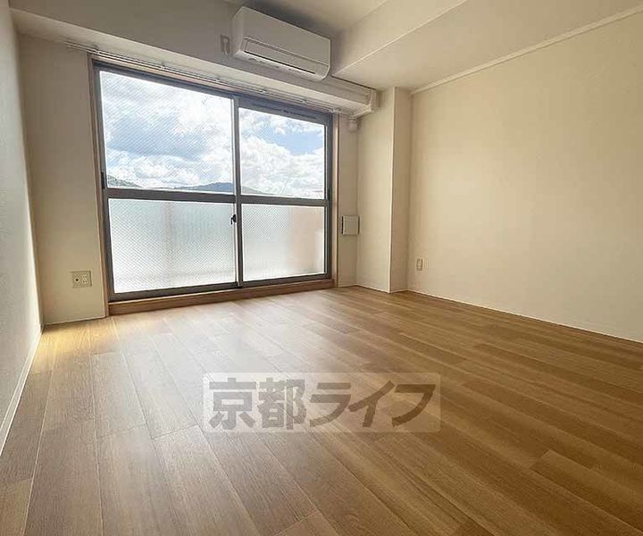京都府京都市東山区新宮川筋五条上ル二丁目山田町の賃貸マンションの居間