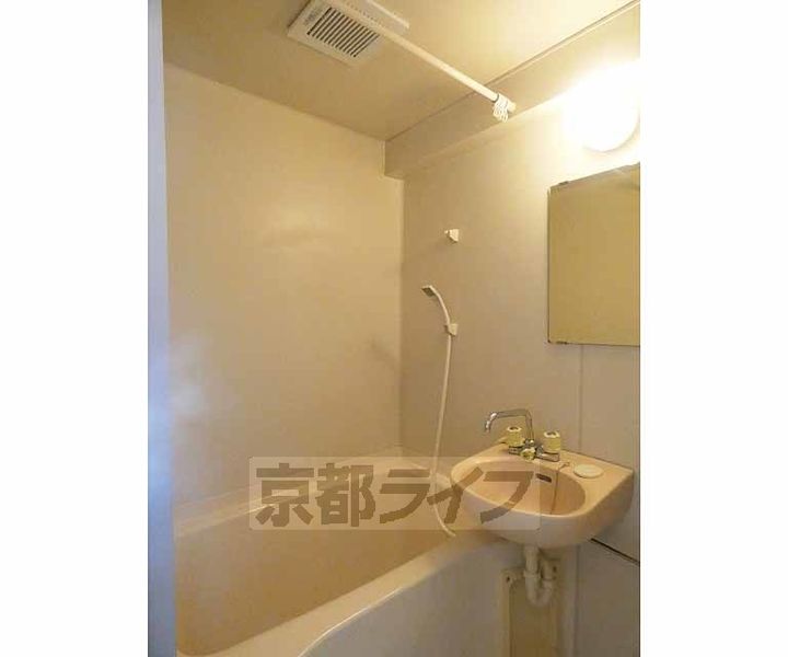 Gloire烏丸五条1107の風呂