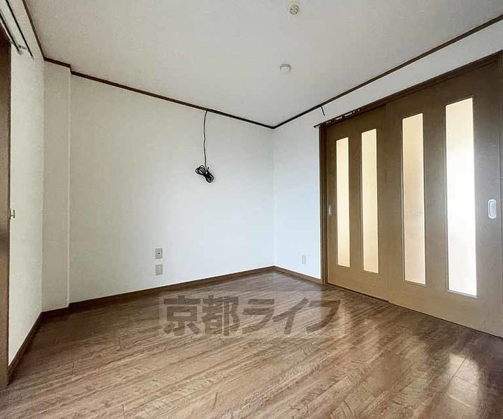 イースト東福寺16の居間