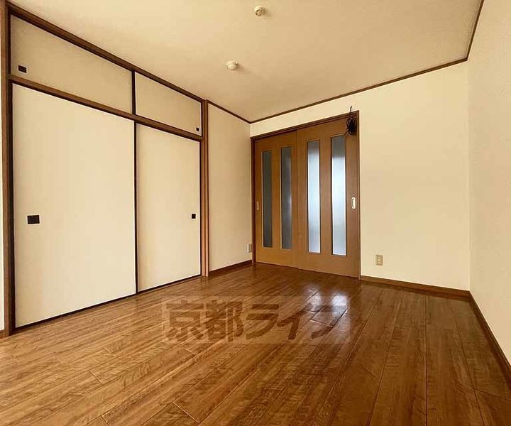 イースト東福寺16の居間