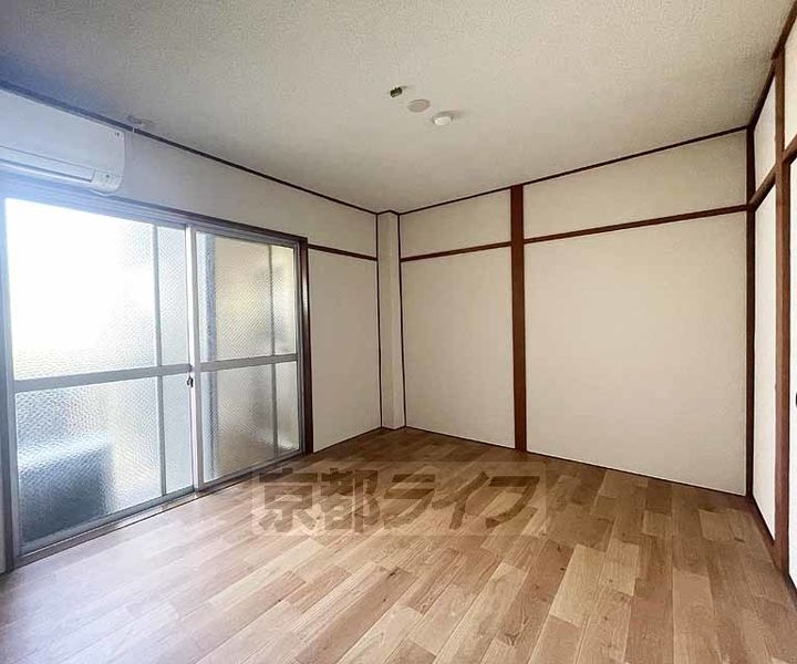 イースト東福寺31の居間