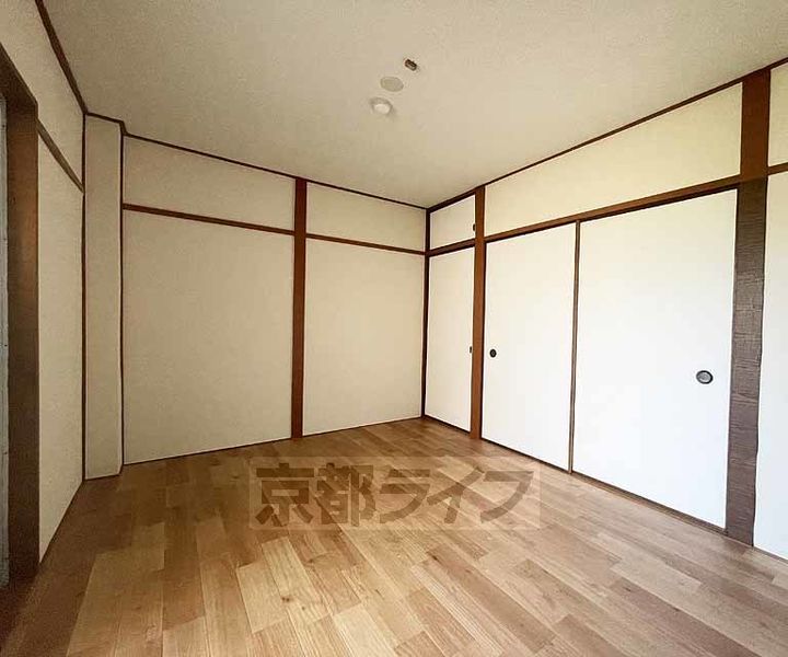 イースト東福寺31の居間